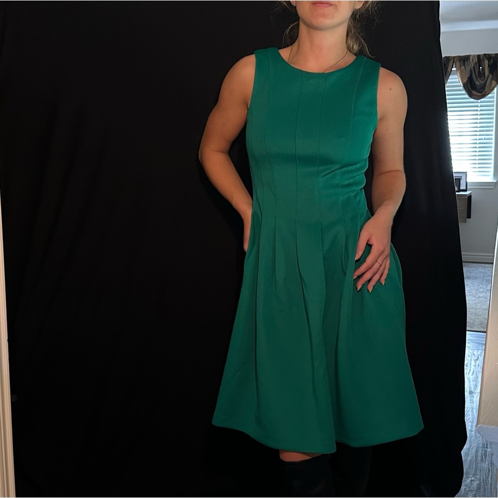 Calvin Klein Green dress, comfortable and elegant with pockets